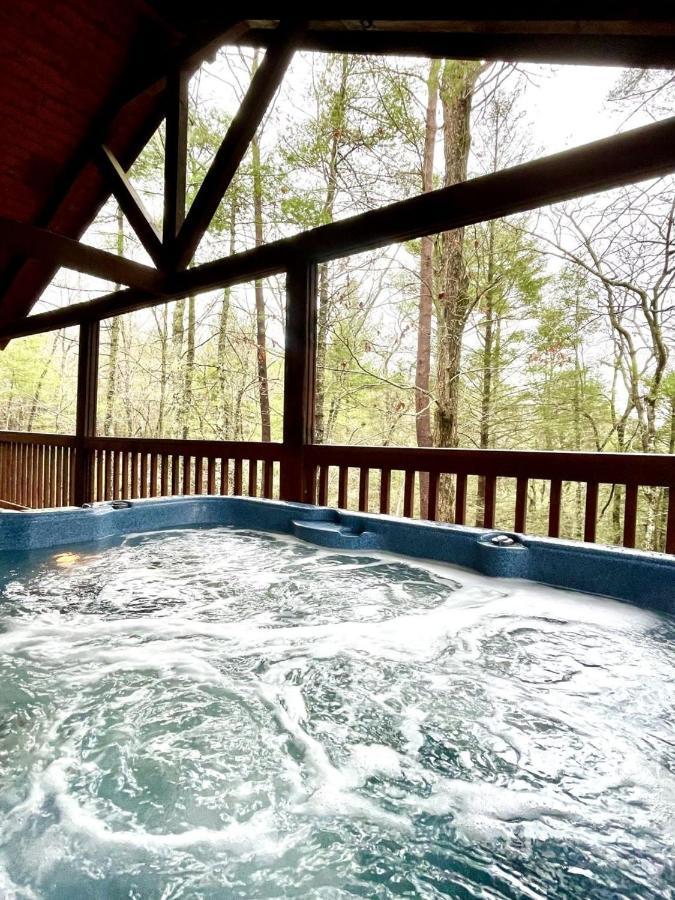 Crazy Bear - Motorcycle Friendly Home With Hot Tub And Grill Tellico Plains Exterior foto